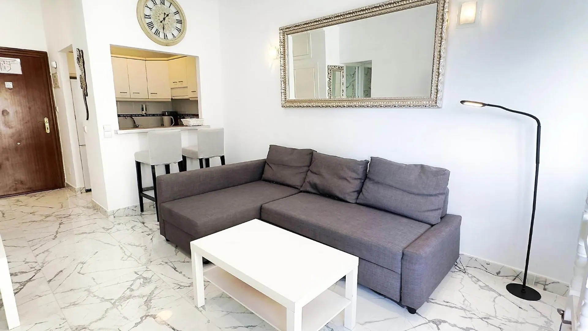 Skol 424 Stunning One-Bedroom Apartment With Sea Views Marbella