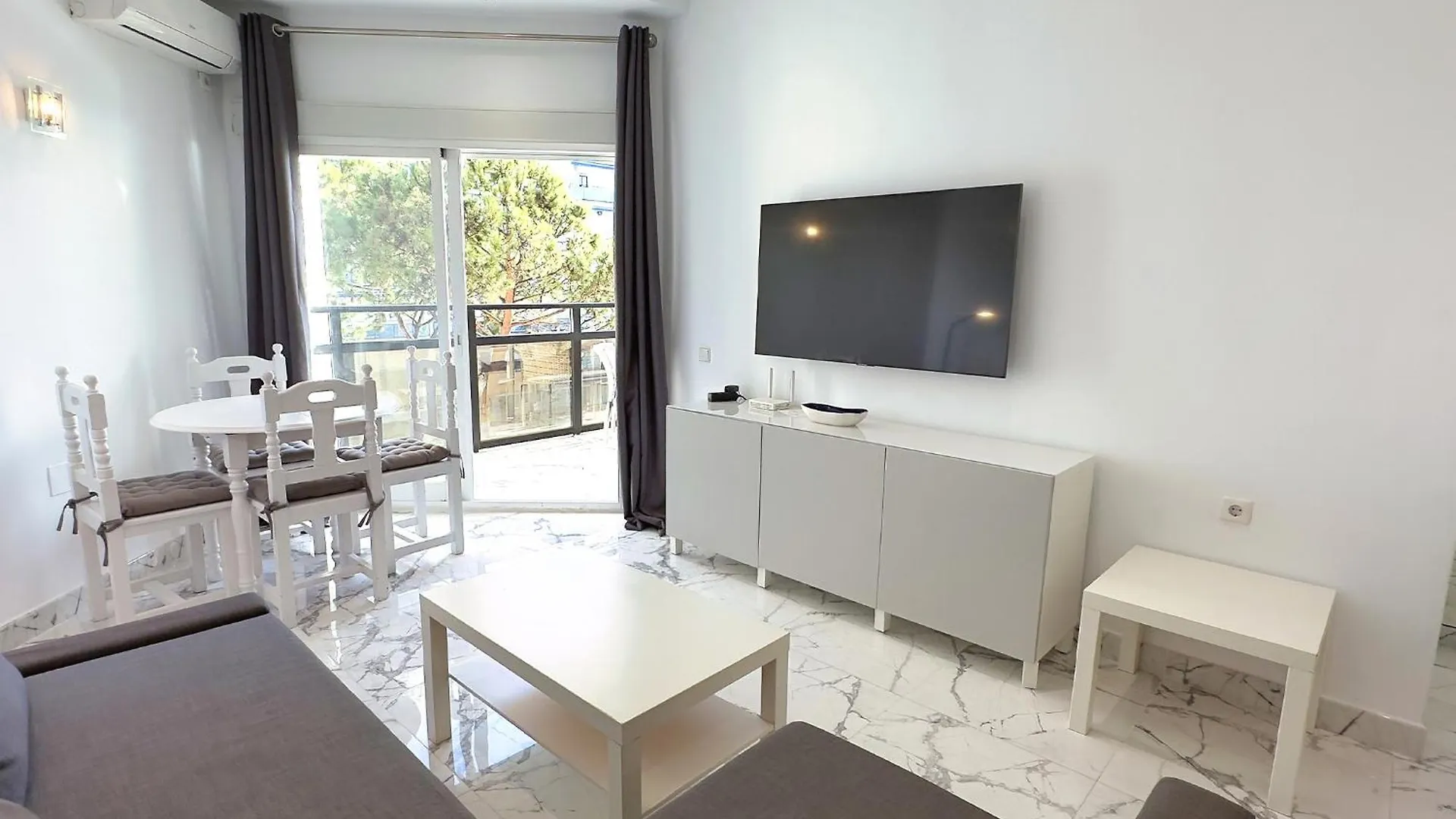 Skol 424 Stunning One-Bedroom Apartment With Sea Views Marbella Spain
